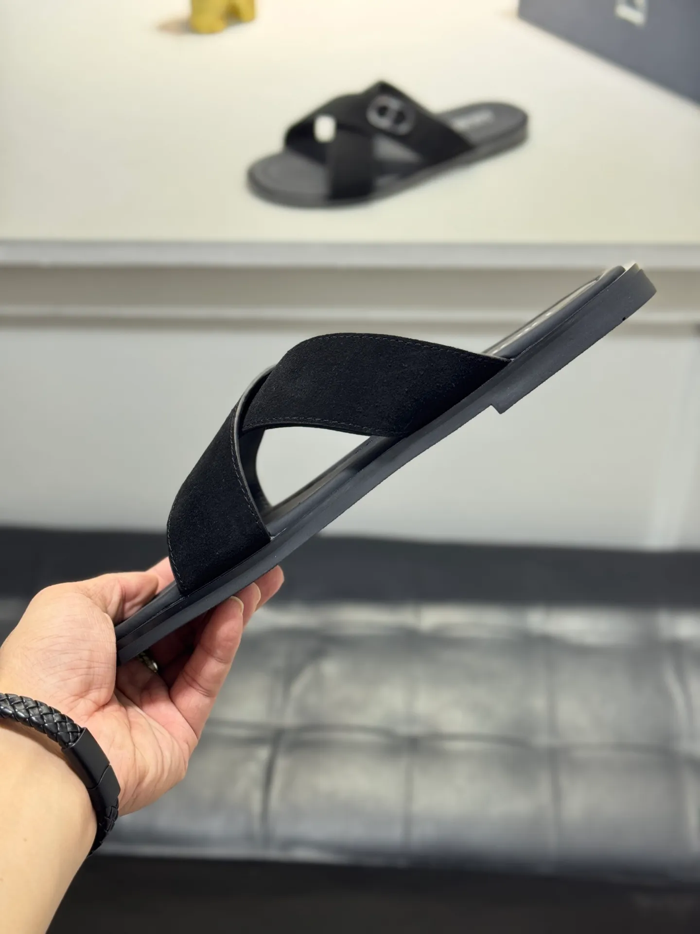 Men's men's shoes 💰320 [New style] 🦇🦇𝐂𝐡𝐫𝐢𝐬𝐭𝐢𝐚𝐧 𝐃𝐢𝐨𝐫 Dior slippers - the latest hot sandals, classic sandals, original replicas, super durable and versatile, cowhide leather with hardware accessories, very comfortable on the feet Look slim and white. Original molded outsole size: 38-44 (.45. Customized